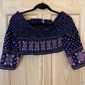 Crop top with 1/2 sleeve